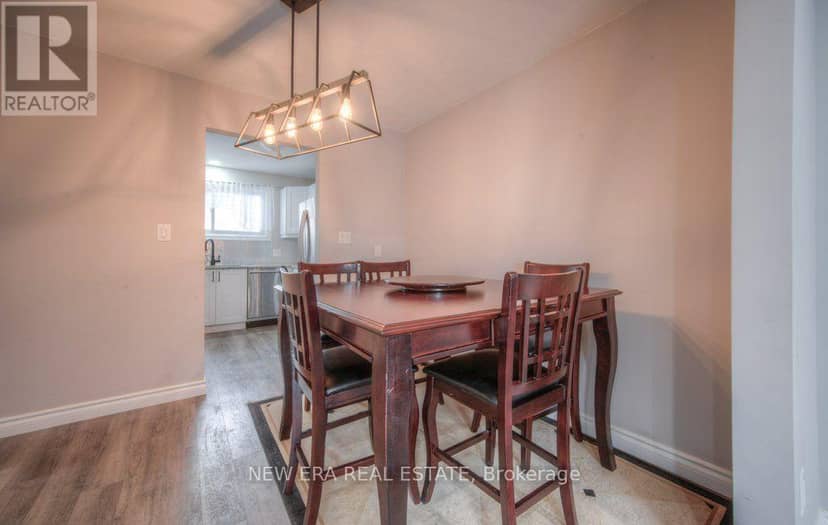 15 - 149 St Catharine Street — photo 14 of 40