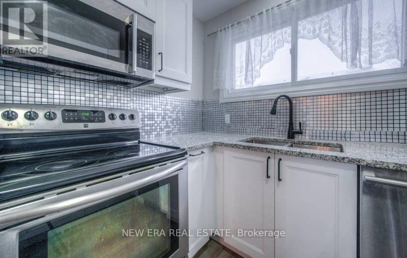 15 - 149 St Catharine Street — photo 16 of 40