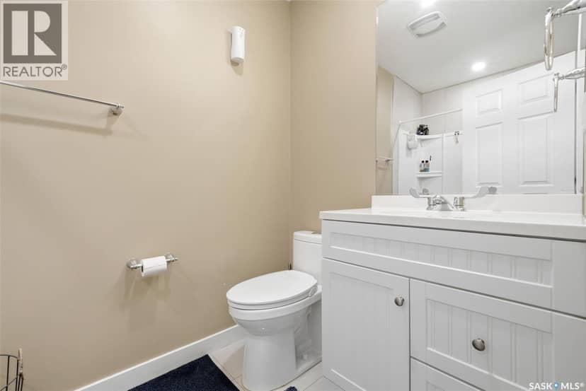 8902 Herman CRESCENT — photo 27 of 37