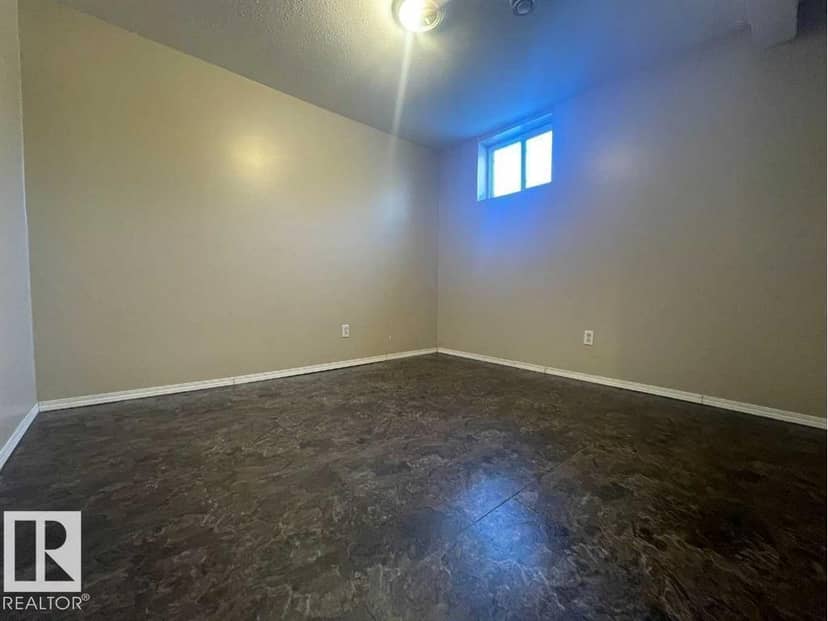 5423 51 AV — photo 23 of 27