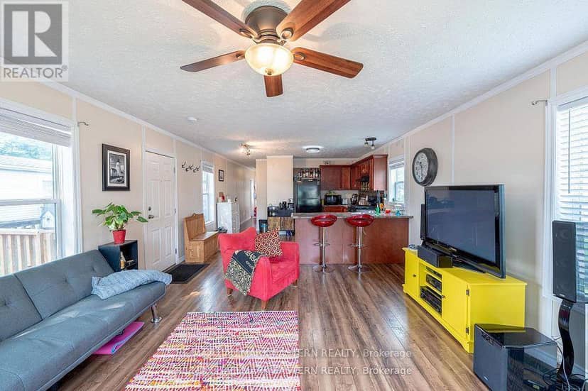 6 Hillview Drive — photo 5 of 34