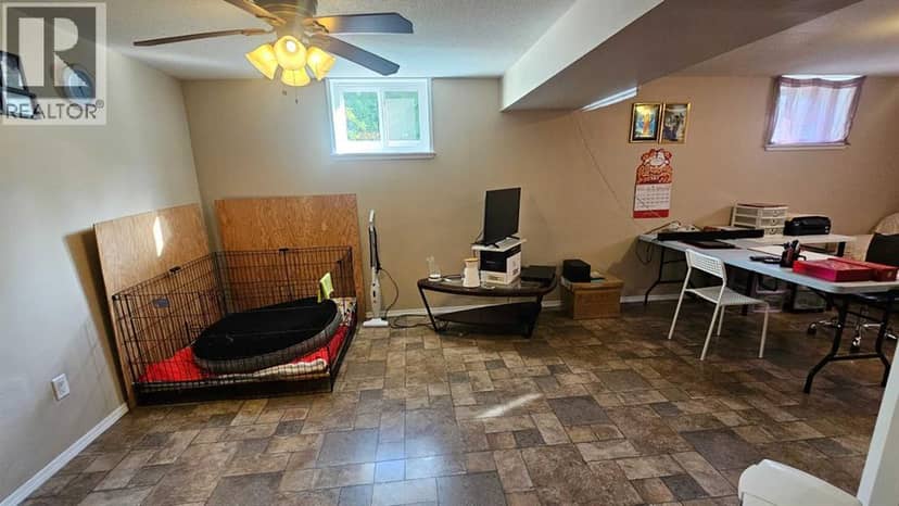 5006 45 Street — photo 31 of 40