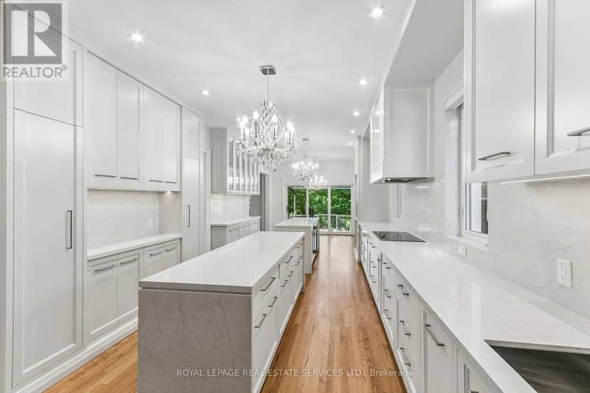 42 Rykert Crescent — photo 15 of 40