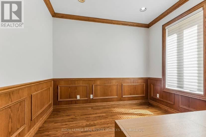 42 Rykert Crescent — photo 19 of 40