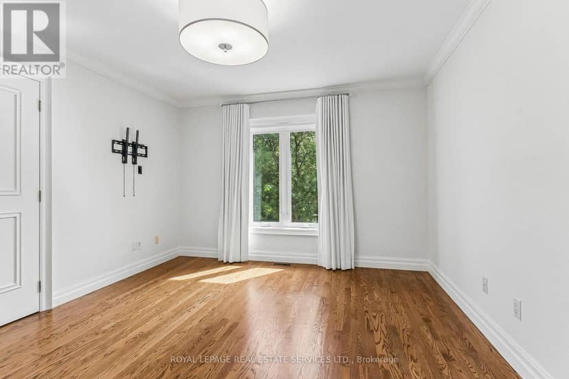 42 Rykert Crescent — photo 33 of 40