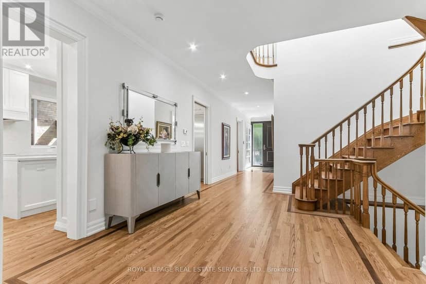 42 Rykert Crescent — photo 4 of 40