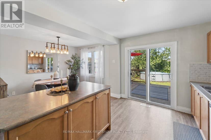 1179 Oxford Street — photo 12 of 31