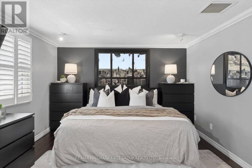 1179 Oxford Street — photo 13 of 31
