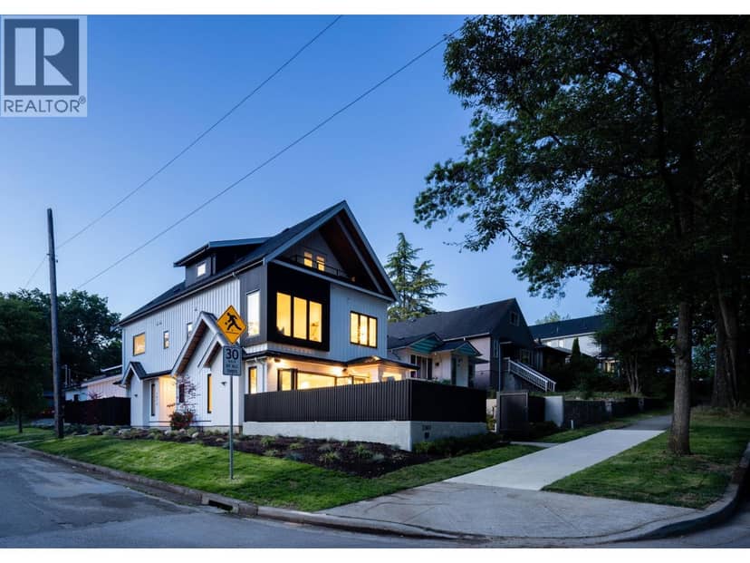 2307 E 3RD AVENUE, Vancouver