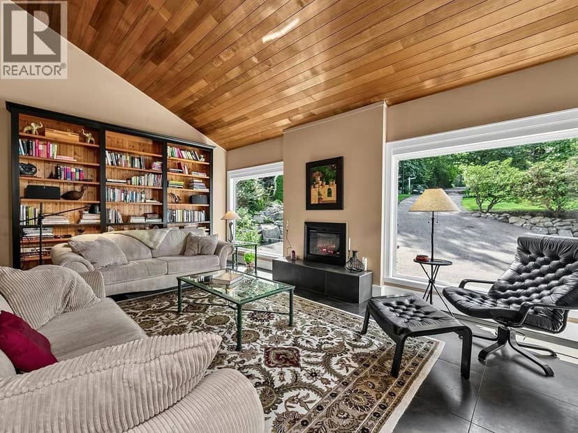 8568 BEDORA PLACE, West Vancouver, photo 2