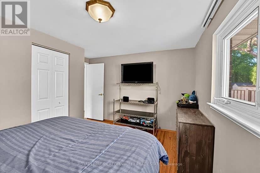16 Lockton Crescent — photo 25 of 40