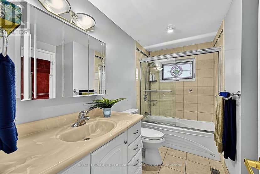 16 Lockton Crescent — photo 29 of 40