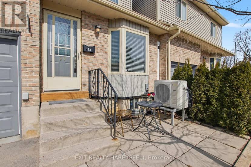 93 - 90 Lawrence Avenue — photo 6 of 35