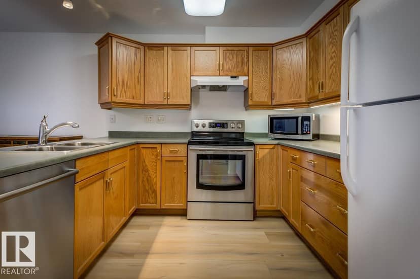 #212 8912 156 ST NW, Edmonton, photo 2