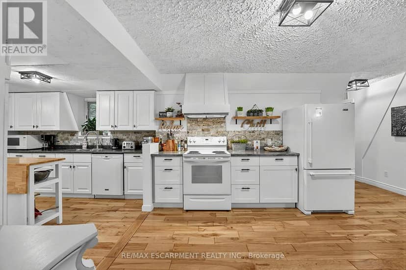 1073 Cedar Beach Road — photo 10 of 40