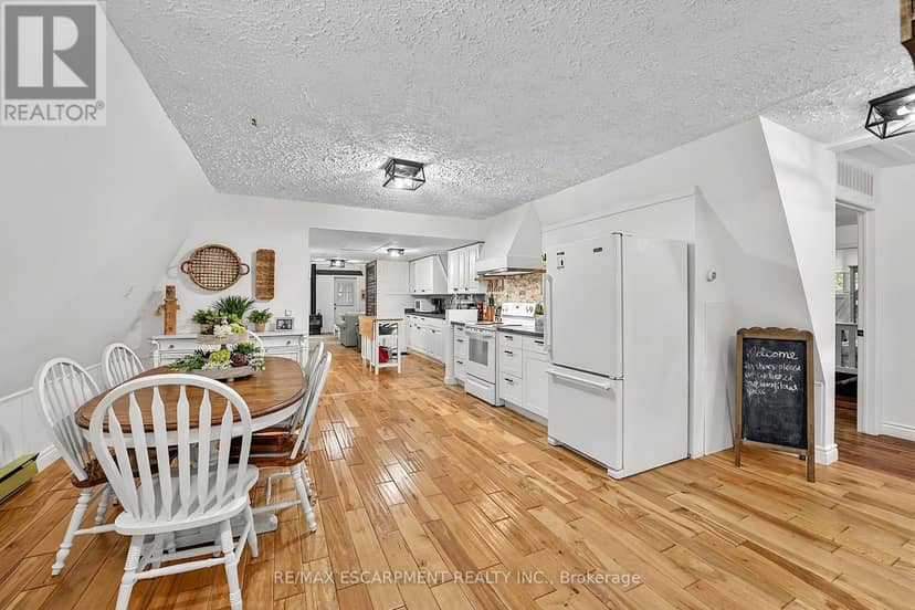 1073 Cedar Beach Road — photo 9 of 40