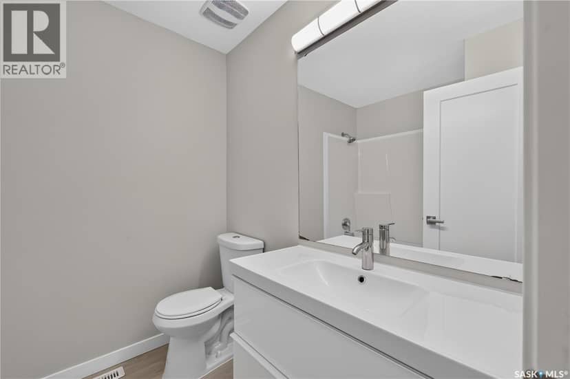 18 University Park DRIVE — photo 9 of 26