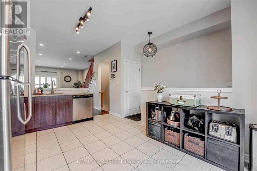 676 Rowley Common — photo 14 of 34