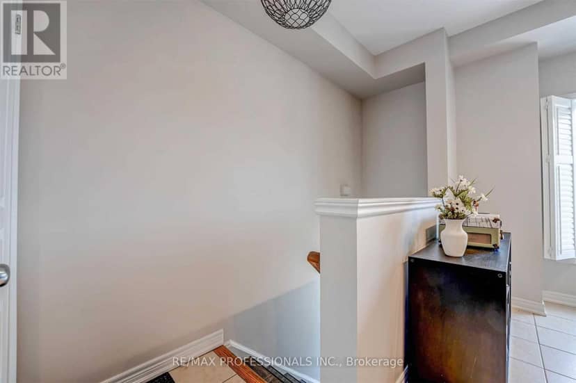 676 Rowley Common — photo 25 of 34
