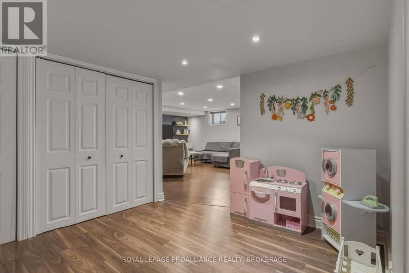 1464 Ottawa Street — photo 29 of 40
