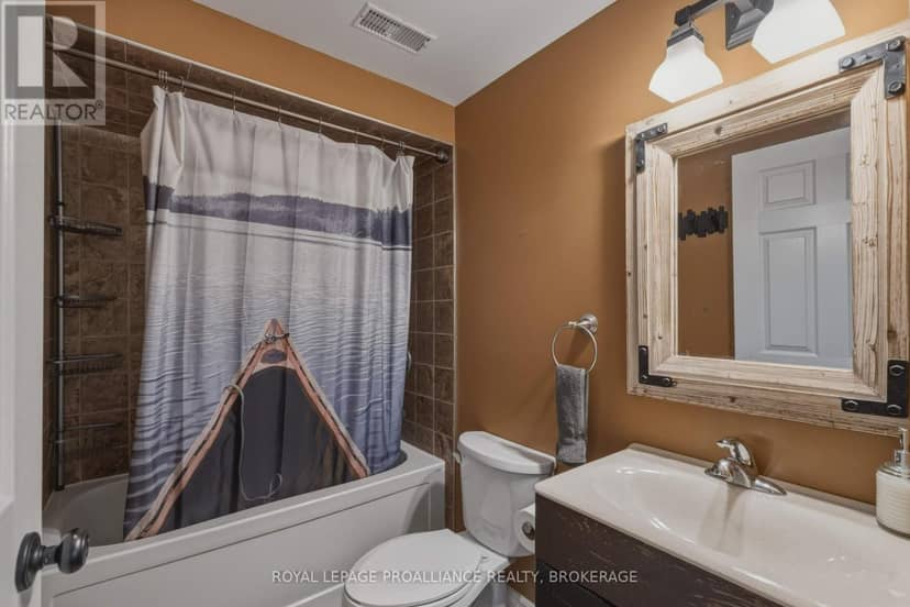 1464 Ottawa Street — photo 30 of 40