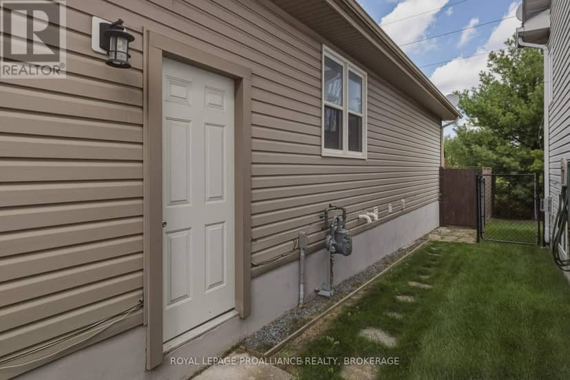 1464 Ottawa Street — photo 35 of 40