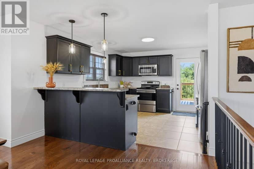 1464 Ottawa Street — photo 9 of 40