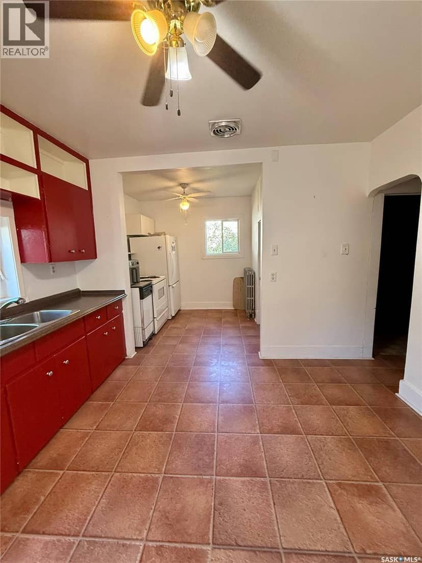930 Vaughan STREET — photo 2 of 31