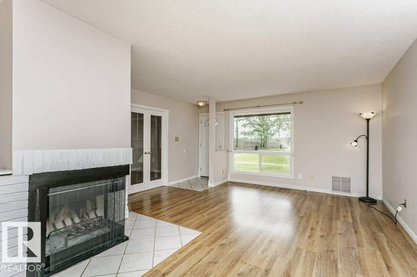 2083 Saddleback Rd NW, Edmonton, photo 4