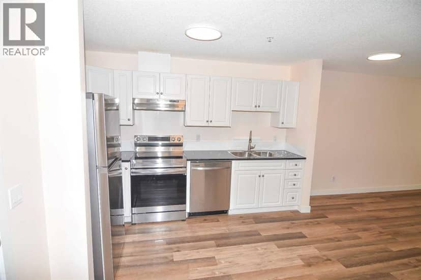 102, 1811 34 Avenue SW — photo 13 of 16