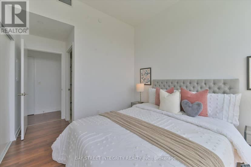 903 - 117 McMahon Drive — photo 10 of 23