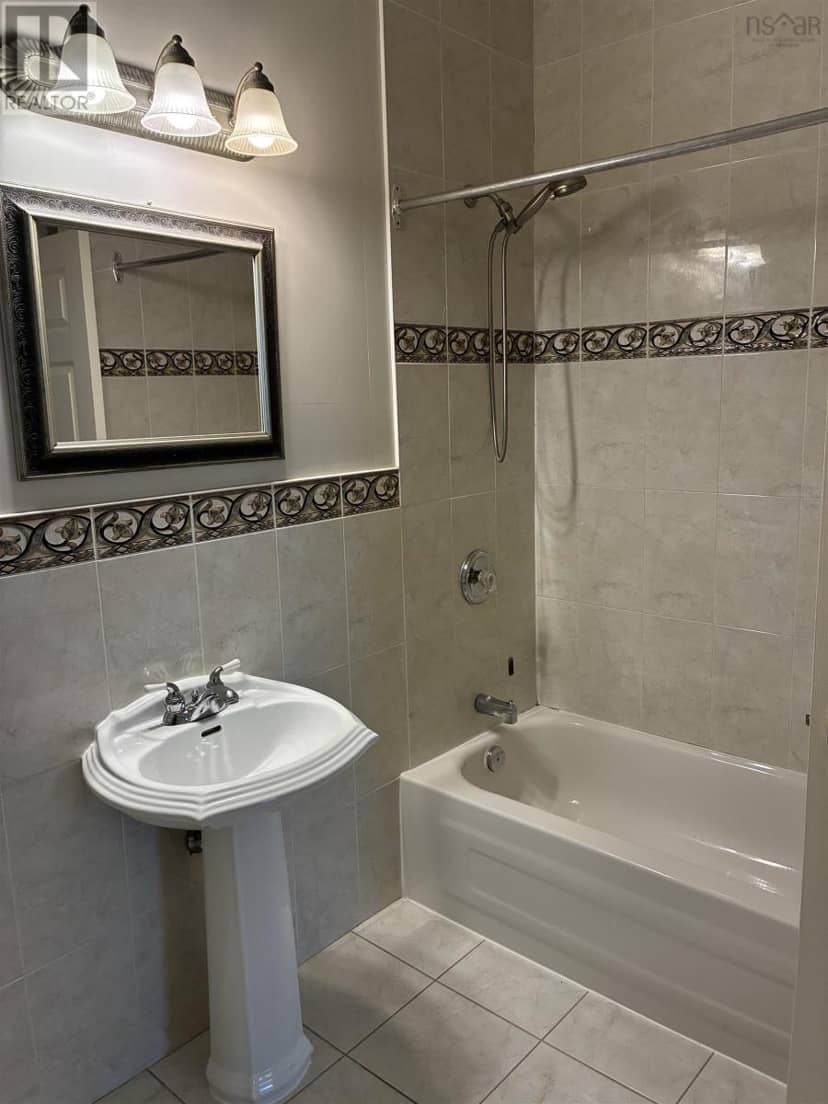 1266 Queen Street — photo 14 of 23