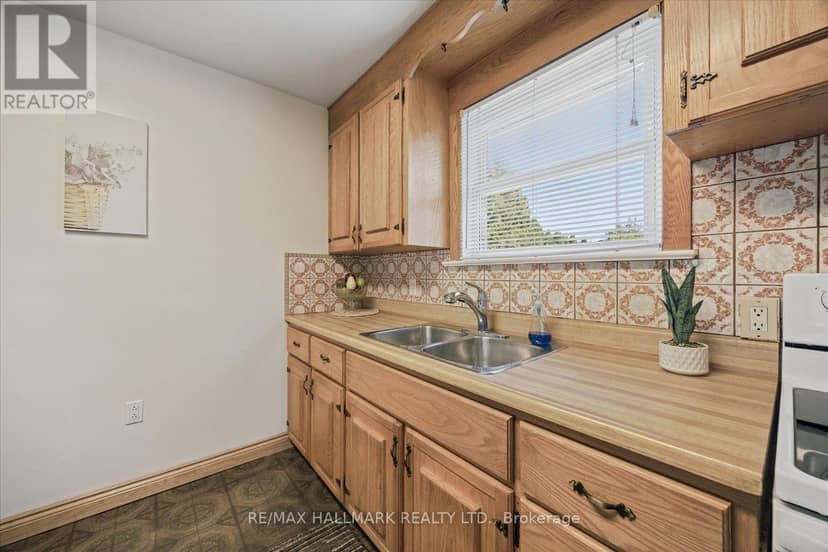 139 Elinor Avenue — photo 10 of 33