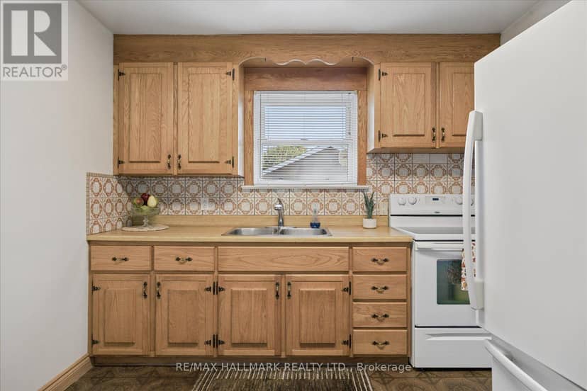 139 Elinor Avenue — photo 9 of 33