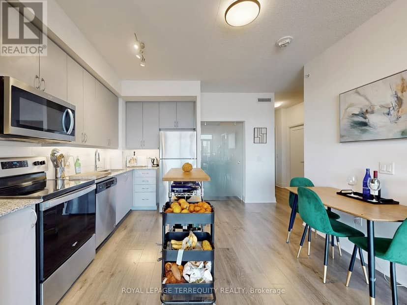1110 - 3220 Sheppard Avenue E — photo 10 of 31