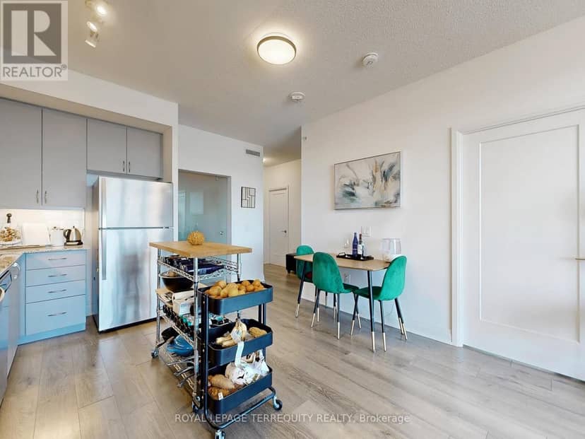 1110 - 3220 Sheppard Avenue E — photo 11 of 31