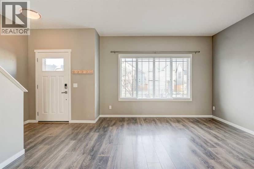 198 Masters Avenue SE, Calgary, photo 3