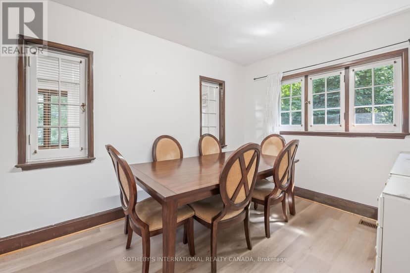 1462 Hurontario Street — photo 11 of 28