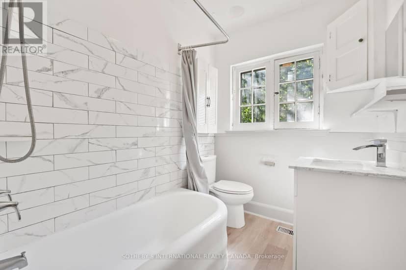 1462 Hurontario Street — photo 16 of 28