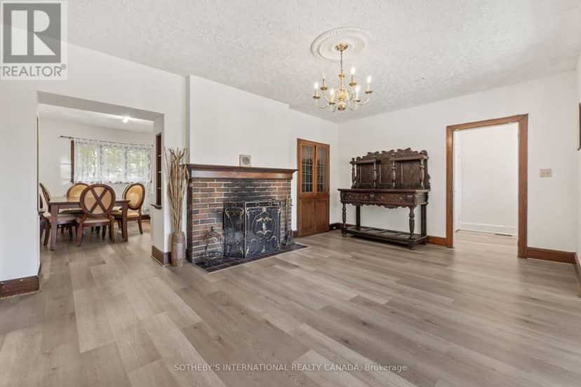 1462 Hurontario Street, Mississauga, photo 8