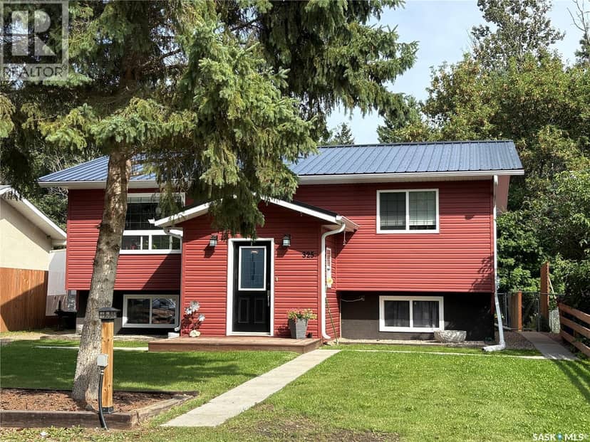 325 1st AVENUE N, Big River