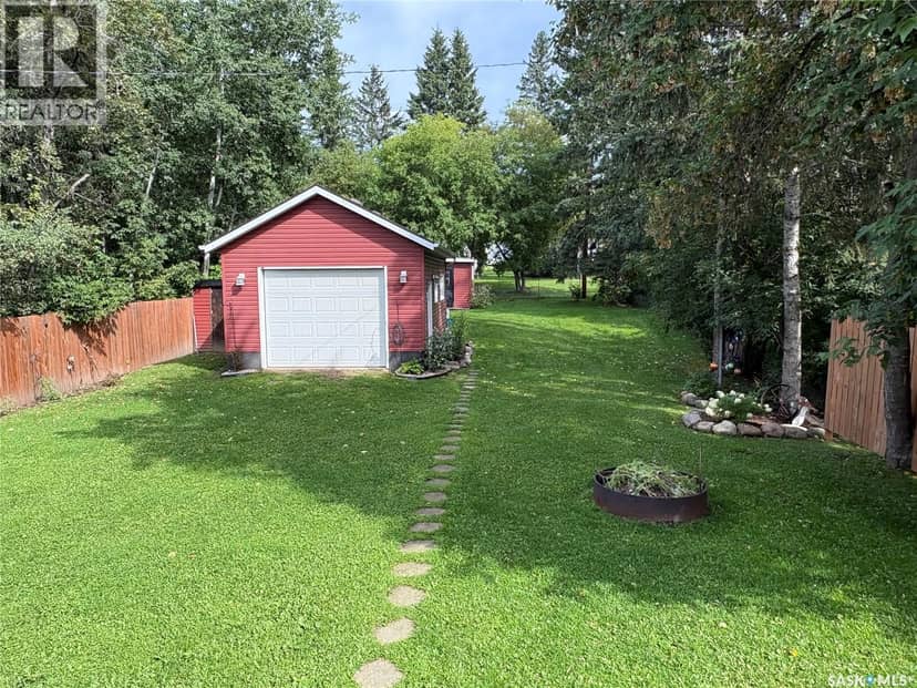 325 1st AVENUE N, Big River, photo 3
