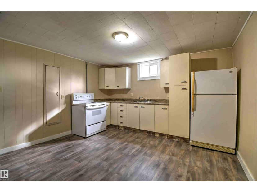 5310 51 AV — photo 12 of 23