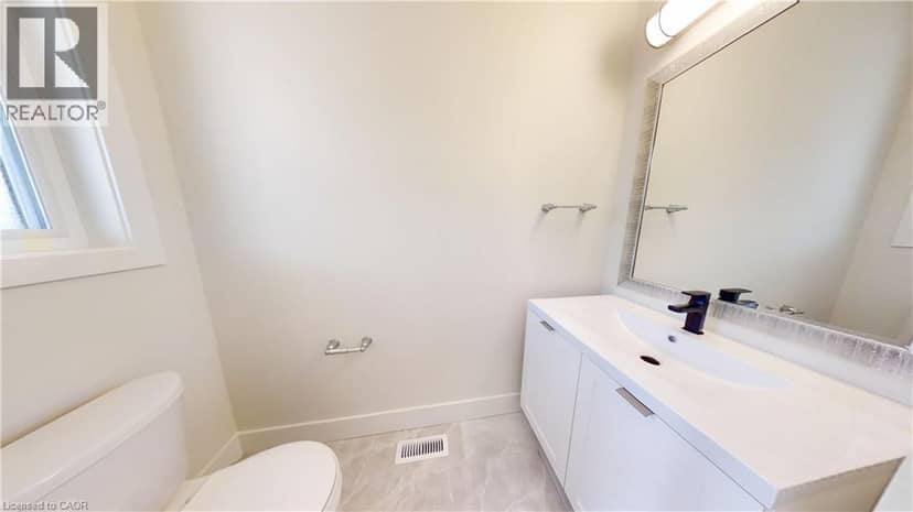 108 CHRISTOPHER Court, London, photo 8