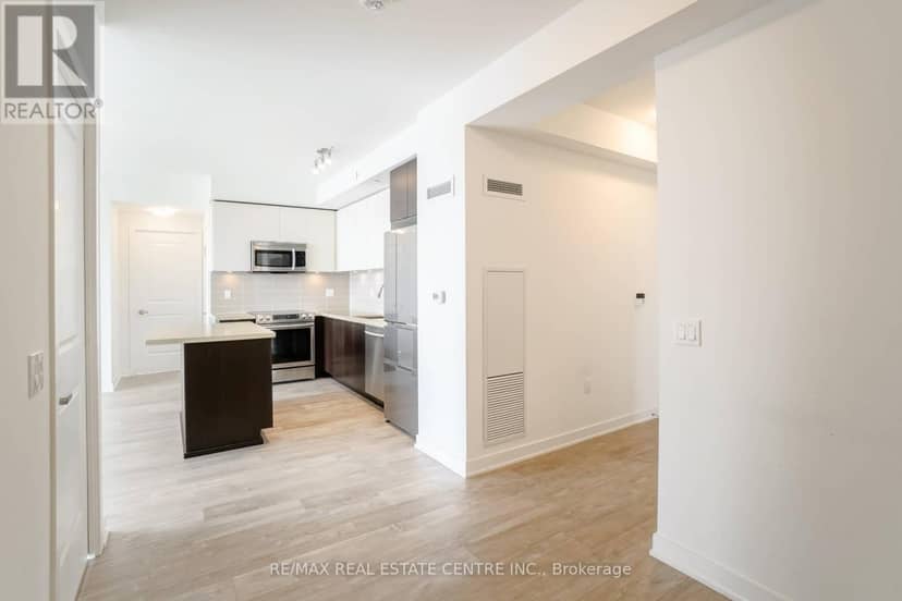 802 - 4677 Glen Erin Drive — photo 7 of 40