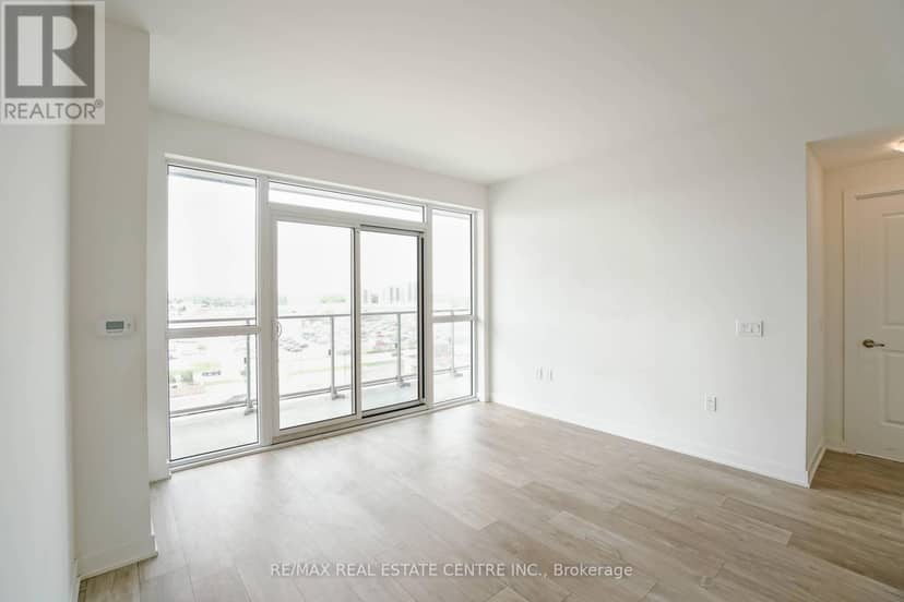802 - 4677 Glen Erin Drive — photo 17 of 40