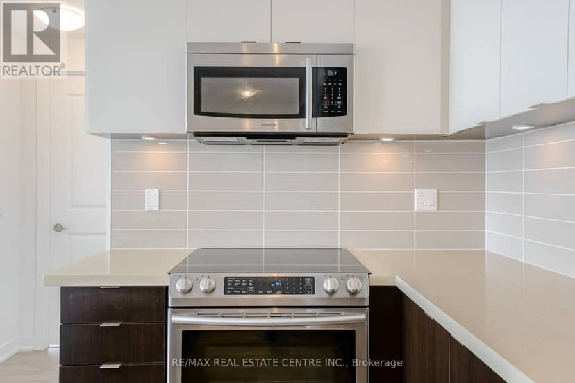 802 - 4677 Glen Erin Drive — photo 13 of 40