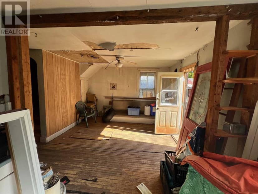 4167 Highway 638 — photo 11 of 17