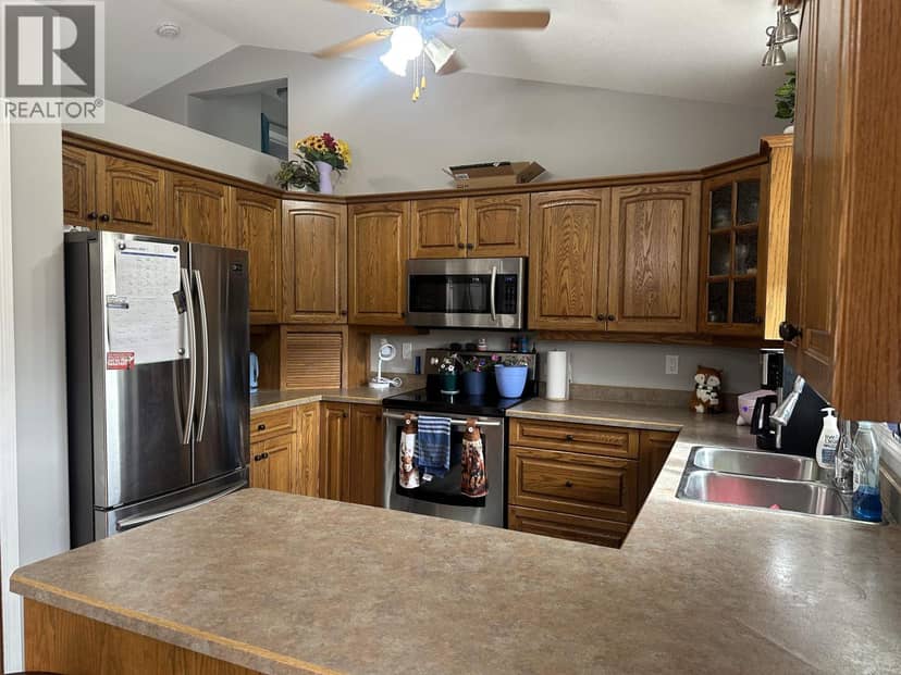 9103 118 AVENUE, Fort St. John, photo 2