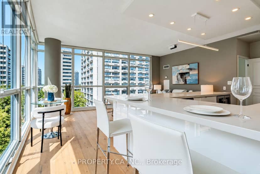 904 - 1121 Bay Street — photo 7 of 31